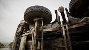 ACCIDENT GRAV: 13 oameni au murit, după ce microbuzul în care se aflau a căzut într-un râu