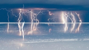 Oamenii de știință au descoperit cum apa conduce electricitatea