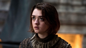 Arya (Maisie Williams) i-a impresionat pe fani cu abilitatea ei în mânuirea cuțitului în serialul Game Of Thrones (VIDEO)