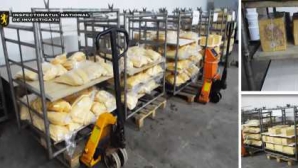 DEZGUSTĂTOR! Peste 500 kg de cașcaval alterat, urma să ajungă prin magazinele din întreaga ţară (VIDEO)