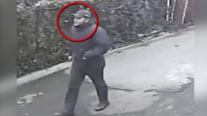 ÎL RECUNOŞTI? ANUNŢĂ POLIŢIA IMEDIAT! Ce făcea acest bărbat prin oraş (VIDEO)