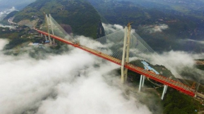 Cel mai înalt pod din lume, inaugurat în China (VIDEO)