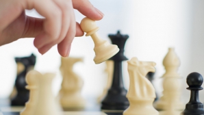 Sportul învinge dizabilitatea. Persoanele cu nevoi speciale au participat la meciuri amicale de tenis şi şah