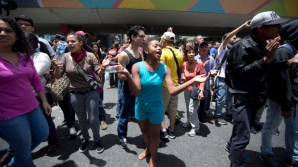 Venezuela continuă să îndure foamea. Gestul disperat la care au recurs sute de oameni pentru a obține hrană (VIDEO)