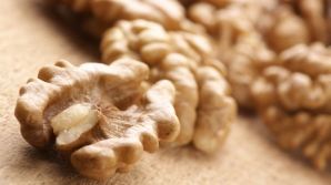 STUDIU: Nucile, remediu contra cancerului şi bolilor de inimă, spun cercetătorii