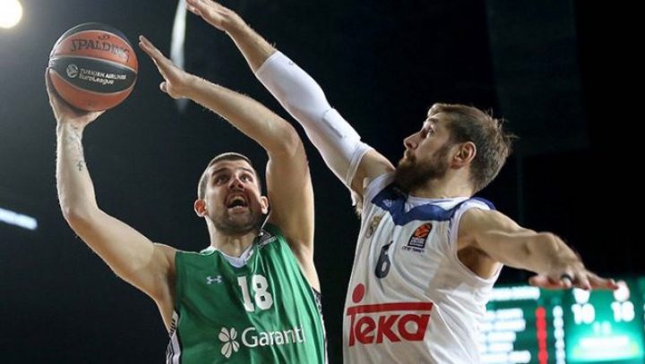 Victorie surprinzătoare în Euroliga de Baschet. Darüşşafaka Doguș a devastat-o pe favorita Real Madrid (VIDEO)