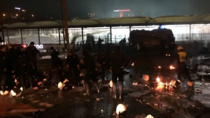 ATENTATE cu MAȘINI CAPCANĂ la Istanbul. EXPLOZII lângă stadionul Beşiktaş