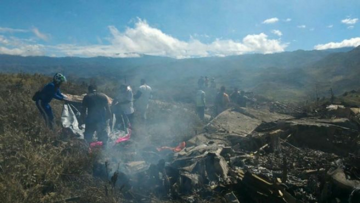 Groaznic ACCIDENT AVIATIC în Indonezia: Toate persoanele aflate la bord au murit (FOTO)