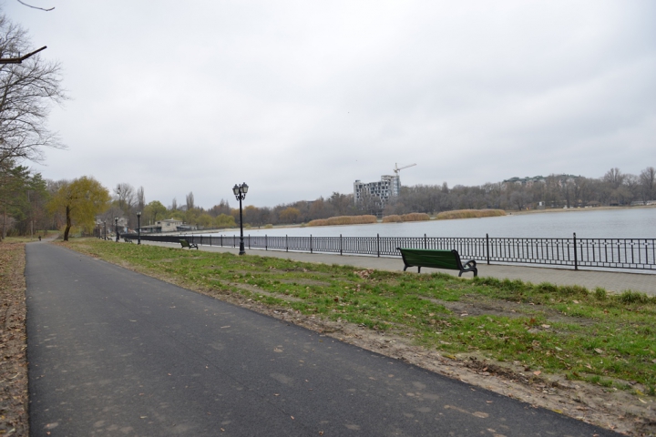 Lucrările din Parcul "Valea Morilor", FINALIZATE. Cât a costat amenajarea aleilor şi a pistei pentru bicicliști