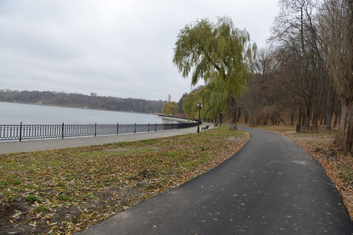 Lucrările din Parcul "Valea Morilor", FINALIZATE. Cât a costat amenajarea aleilor şi a pistei pentru bicicliști