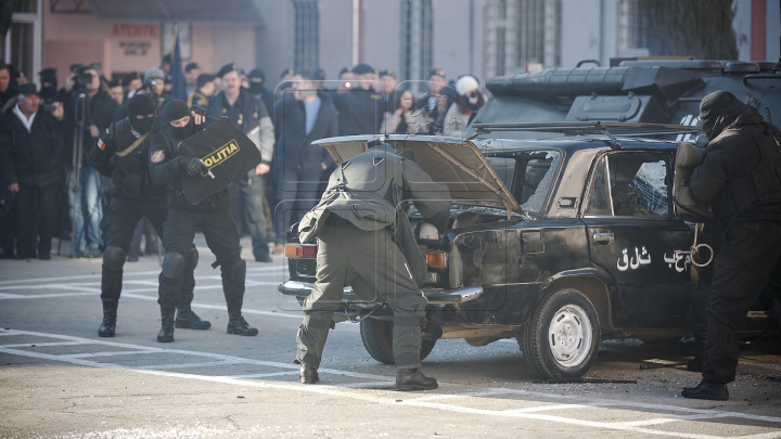 Maşină ISIS, DISTRUSĂ de brigada "Fulger"! IMAGINI SPECTACULOASE din timpul intervenției (FOTOREPORT)