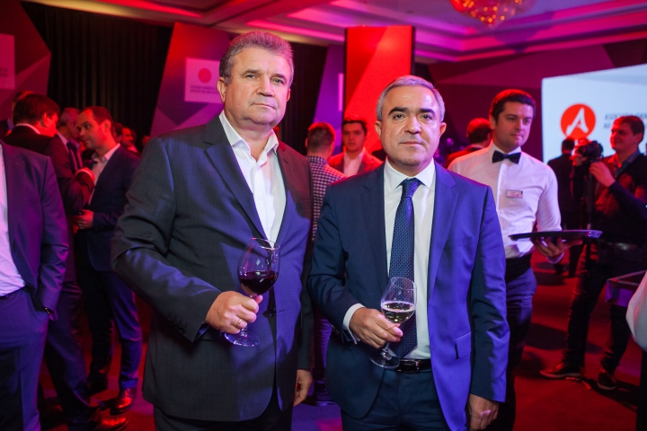 PREMIERĂ! Cei mai buni antreprenori din ţară, premiaţi. ASIGURĂRILE lui Vlad Plahotniuc (FOTOREPORT)