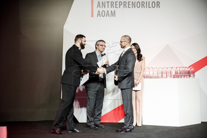 PREMIERĂ! Cei mai buni antreprenori din ţară, premiaţi. ASIGURĂRILE lui Vlad Plahotniuc (FOTOREPORT)