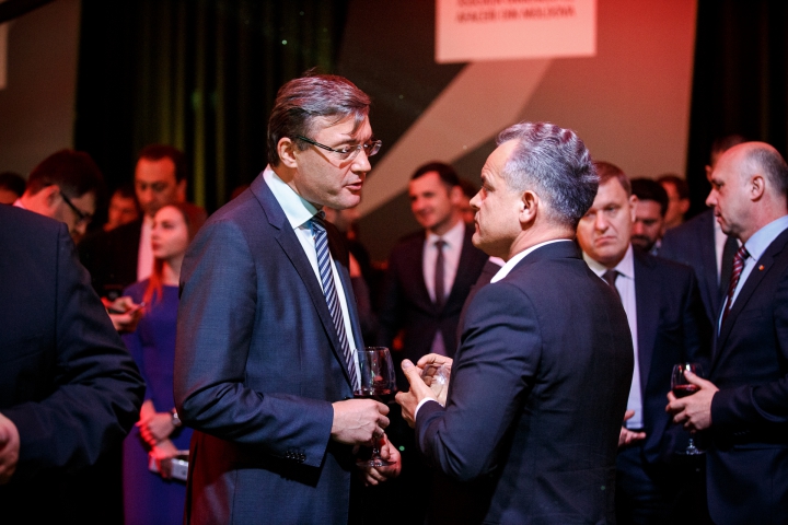 PREMIERĂ! Cei mai buni antreprenori din ţară, premiaţi. ASIGURĂRILE lui Vlad Plahotniuc (FOTOREPORT)