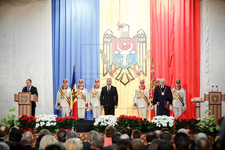 Igor Dodon, învestit în funcţia de preşedinte al Republicii Moldova (VIDEO/FOTOREPORT)
