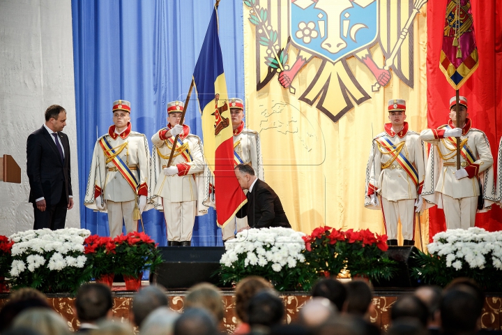 Igor Dodon, învestit în funcţia de preşedinte al Republicii Moldova (VIDEO/FOTOREPORT)