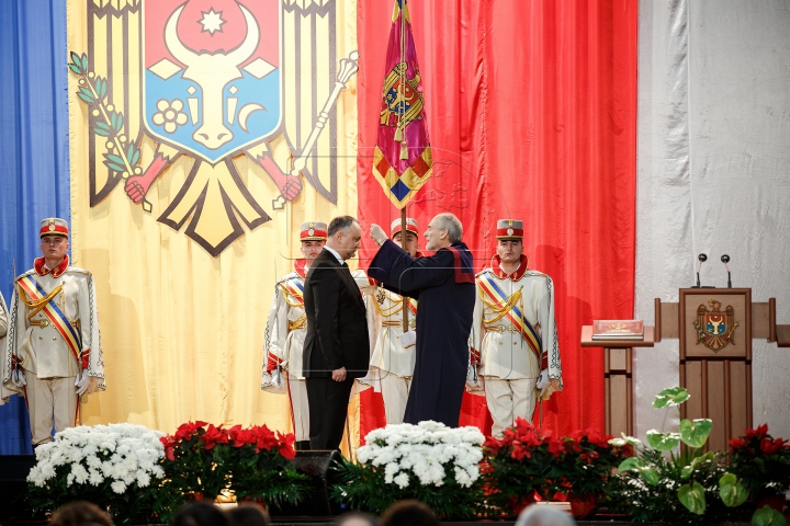 Igor Dodon, învestit în funcţia de preşedinte al Republicii Moldova (VIDEO/FOTOREPORT)