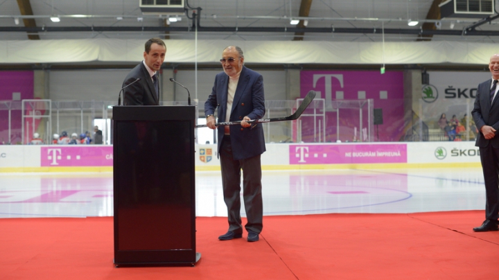 Un patinoar de 3,6 milioane de euro, inaugurat la Otopeni. Copiii de la cluburile sportive se vor antrena gratuit (FOTO)