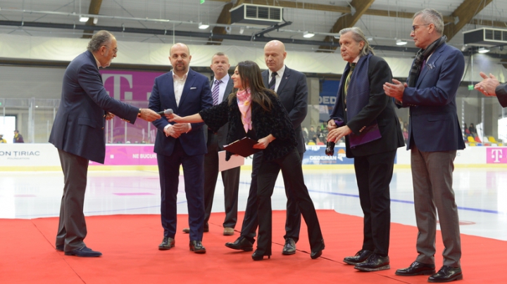 Un patinoar de 3,6 milioane de euro, inaugurat la Otopeni. Copiii de la cluburile sportive se vor antrena gratuit (FOTO)