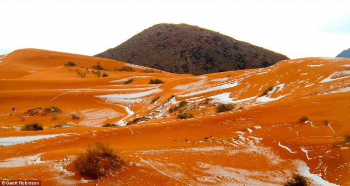 PRIVELIŞTE SPECTACULOASĂ: În Sahara A NINS prima dată după 1979 (FOTO)