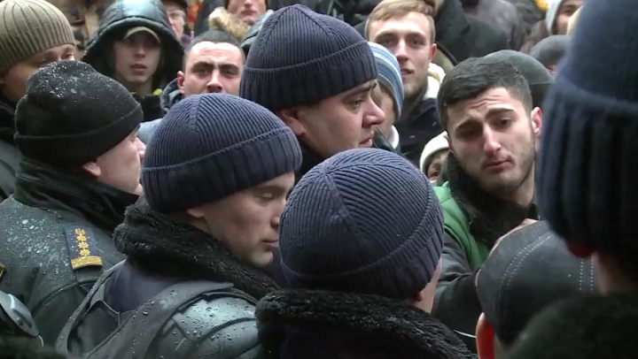 PROTEST AGRESIV în susţinerea lui Renato Usatîi. Jurnaliştii Publika TV, AGRESAŢI (FOTO)