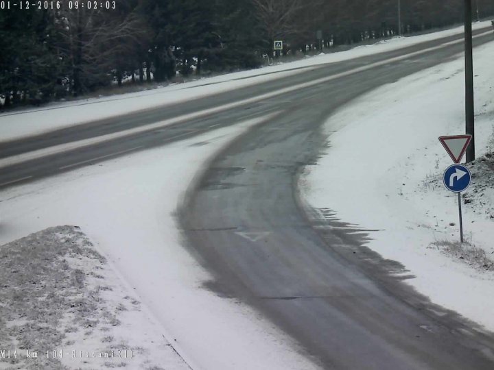 NINGE în nordul ţării! Care este situaţia pe drumurile naţionale (FOTO)