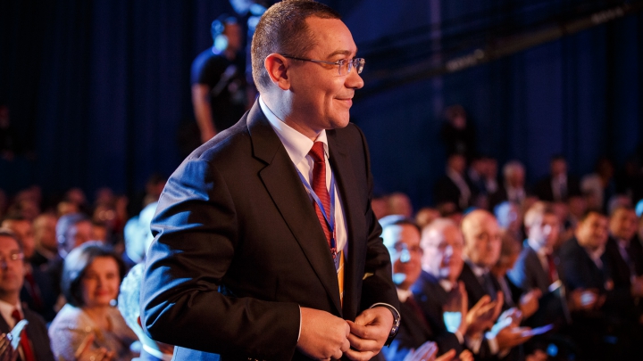 Victor Ponta a fost decorat cu Ordinul Republicii