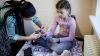PREMIERĂ! Copiii bolnavi de diabet AU PRIMIT GRATUIT dispozitive pentru monitorizarea glicemiei