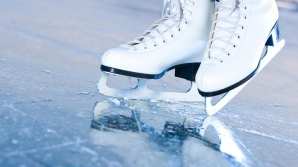 Temperaturile scăzute nu i-au speriat pe amatorii de senzaţii tari. Distracţie pe pârtii şi la patinoare