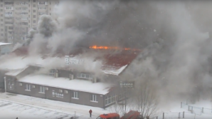 INCENDIU PUTERNIC în Ucraina. Peste O MIE DE ELEVI au fost evacuaţi