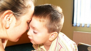 Copiii autiști, neacceptaţi în grădinițe: Ne-am trezit cu niște uși închise, au fost momente dureroase