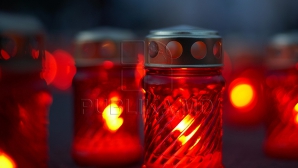 DOLIU în Ungaria. Oamenii au aprins lumânări în memoria victimelor care au murit în accidentul din Italia