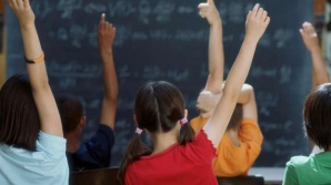 Lecţie de istorie pe ritm de rap. Un profesor a pierdut un pariu şi a predat lecţia într-un mod INEDIT