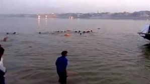 NAUFRAGIU TRAGIC în estul Indiei. Zeci de persoane s-au înecat în urma unui festival religios (VIDEO)