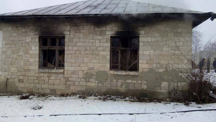 Pompierii în alertă! O moară din satul Buţeni A LUAT FOC (FOTO)