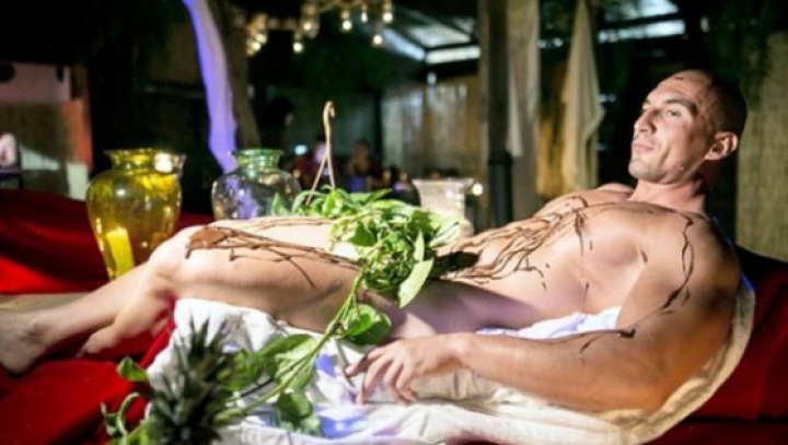 Restaurantul NUDIȘTILOR: Locul unde servești o cină FĂRĂ INHIBIȚII (FOTO)