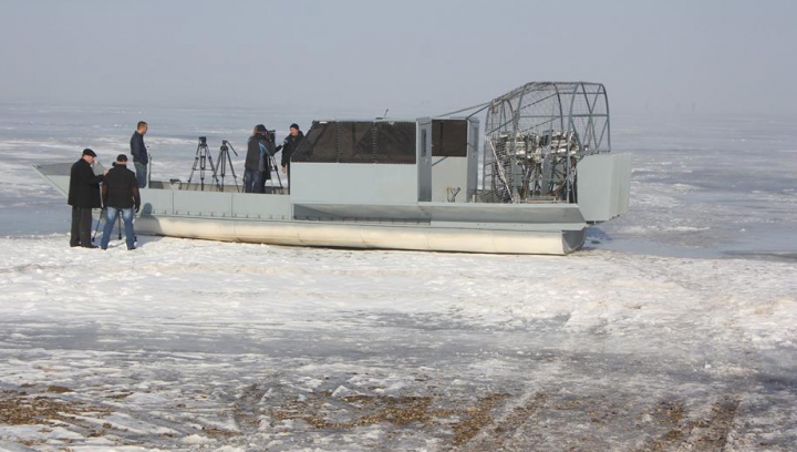 Aeroglisorul adus la Molovata ESTE FUNCŢIONAL. A transportat produse alimentare și pasageri (FOTOREPORT)