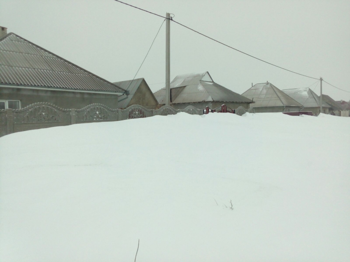 IARNĂ GREA! ZĂPADĂ CÂT CASA la Crihana Veche (FOTO)