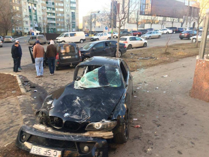 ACCIDENT GROAZNIC la Ciocana! Patru maşini au fost făcute ZOB (FOTO)