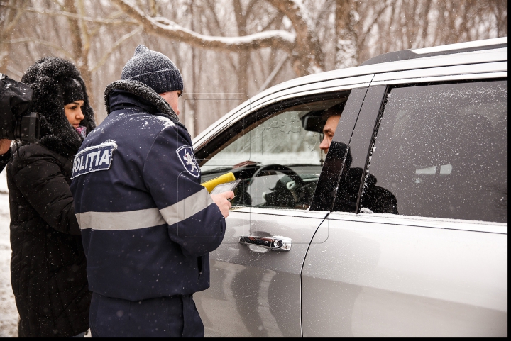 Poliţia de patrulare, cu ochii pe şoferi. Reprezentanţii INP au făcut razii prin Capitală (FOTOREPORT)