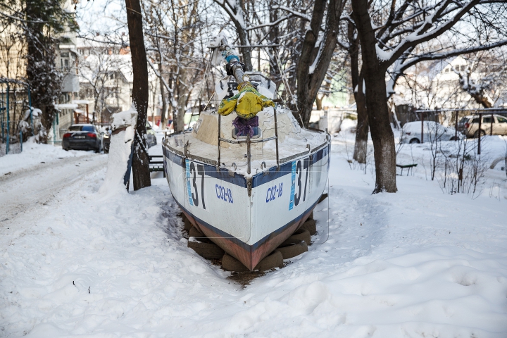 IAHT în mijlocul unei curți din Chișinău! Cum a ajuns acolo și când va face înconjurul lumii (FOTOREPORT)