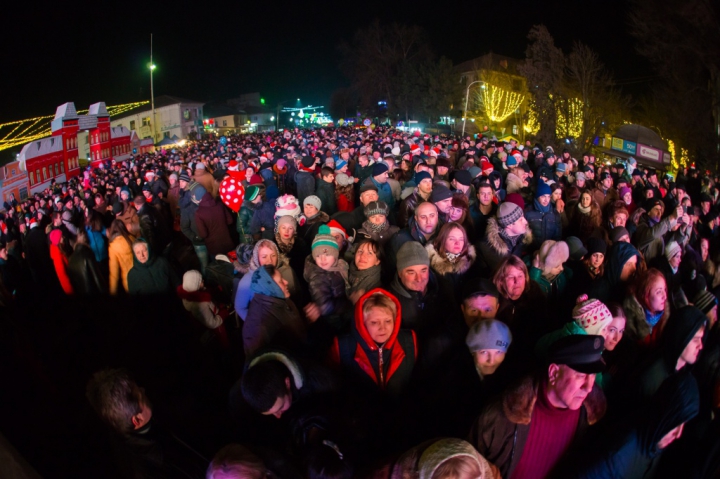 Concert de excepție la Orhei de Revelion. Noaptea dintre ani a culminat cu un spectacol de artificii grandios