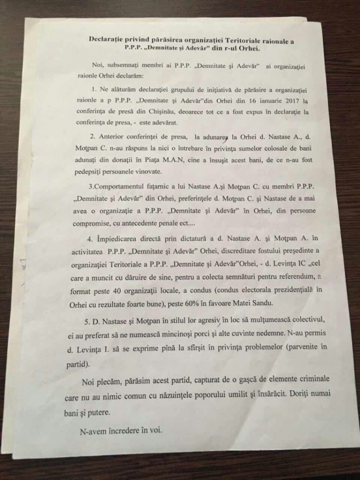 LOVITURĂ pentru DA! 25 de lideri ai organizaţiei teritoriale din Orhei au părăsit partidul