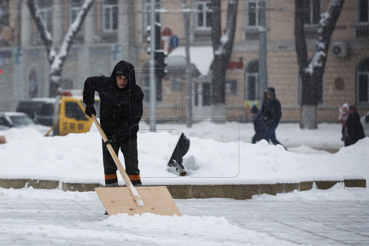 COD GALBEN de NINSORI PUTERNICE în Chișinău. Cum a arătat Capitala înzăpezită (FOTO)