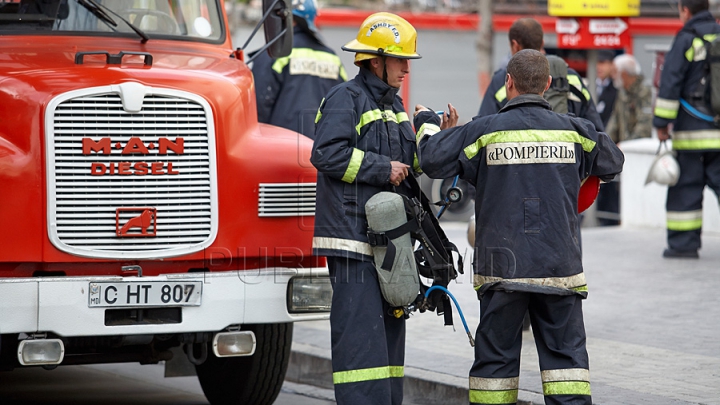 INCENDIU în oraşul Codru: În doar 10 minute salvatorii au reuşit să stingă focul