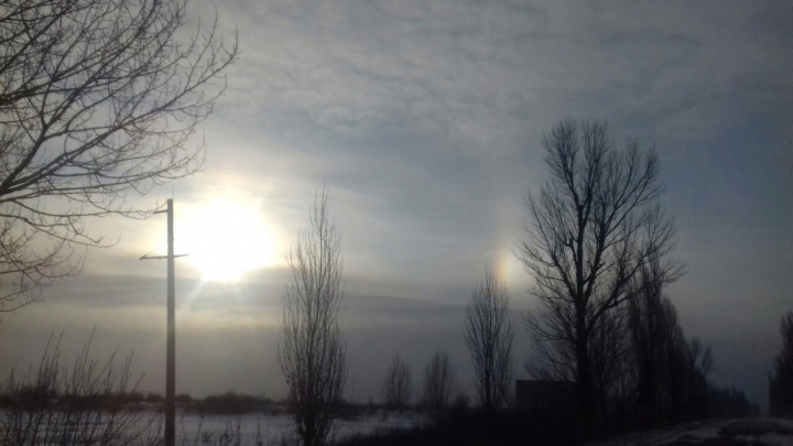 FENOMEN EXTREM DE RAR pe cerul Moldovei! Oamenii au fotografiat ciudăţenia (GALERIE FOTO)