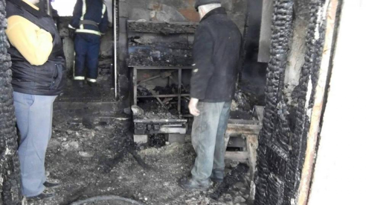 Pompierii în alertă! O moară din satul Buţeni A LUAT FOC (FOTO)