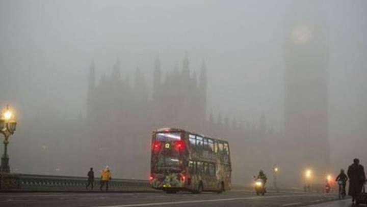 Autorităţile, ÎNGRIJORATE! Un nor toxic a învăluit Londra: E O URGENŢĂ în sănătatea publică