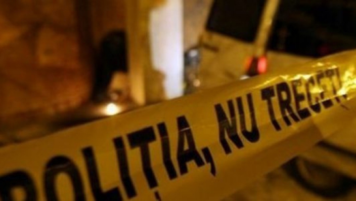 Crimă oribilă la Iaşi. Un bătrân a fost găsit mort  într-o baltă de sânge