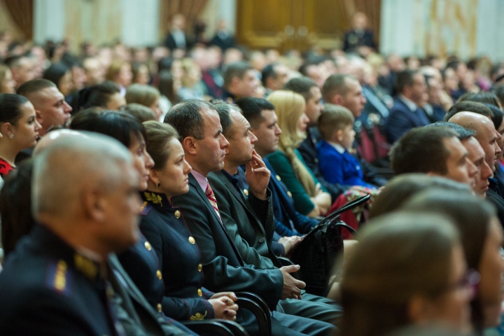 Pavel Filip, către ofiţerii SPPS: Sunteţi un model de profesionalism, devotament şi patriotism (FOTO)